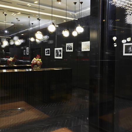 Roomers Munich, Autograph Collection Exterior foto The lobby of the hotel