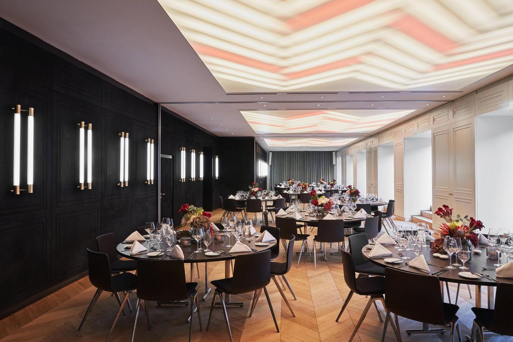Roomers Munich, Autograph Collection Exterior foto The Long Room