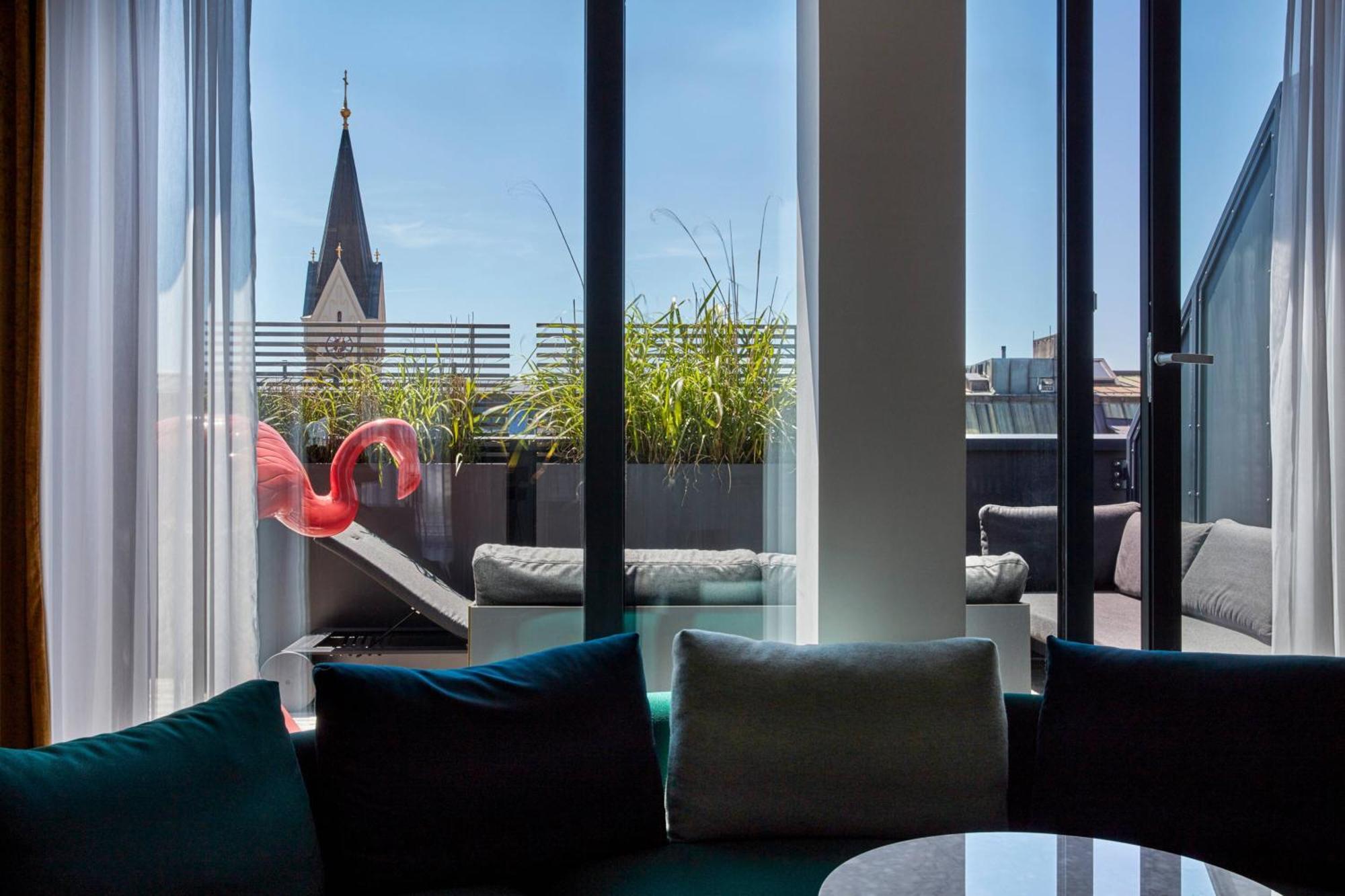 Roomers Munich, Autograph Collection Exterior foto The View from the Penthouse