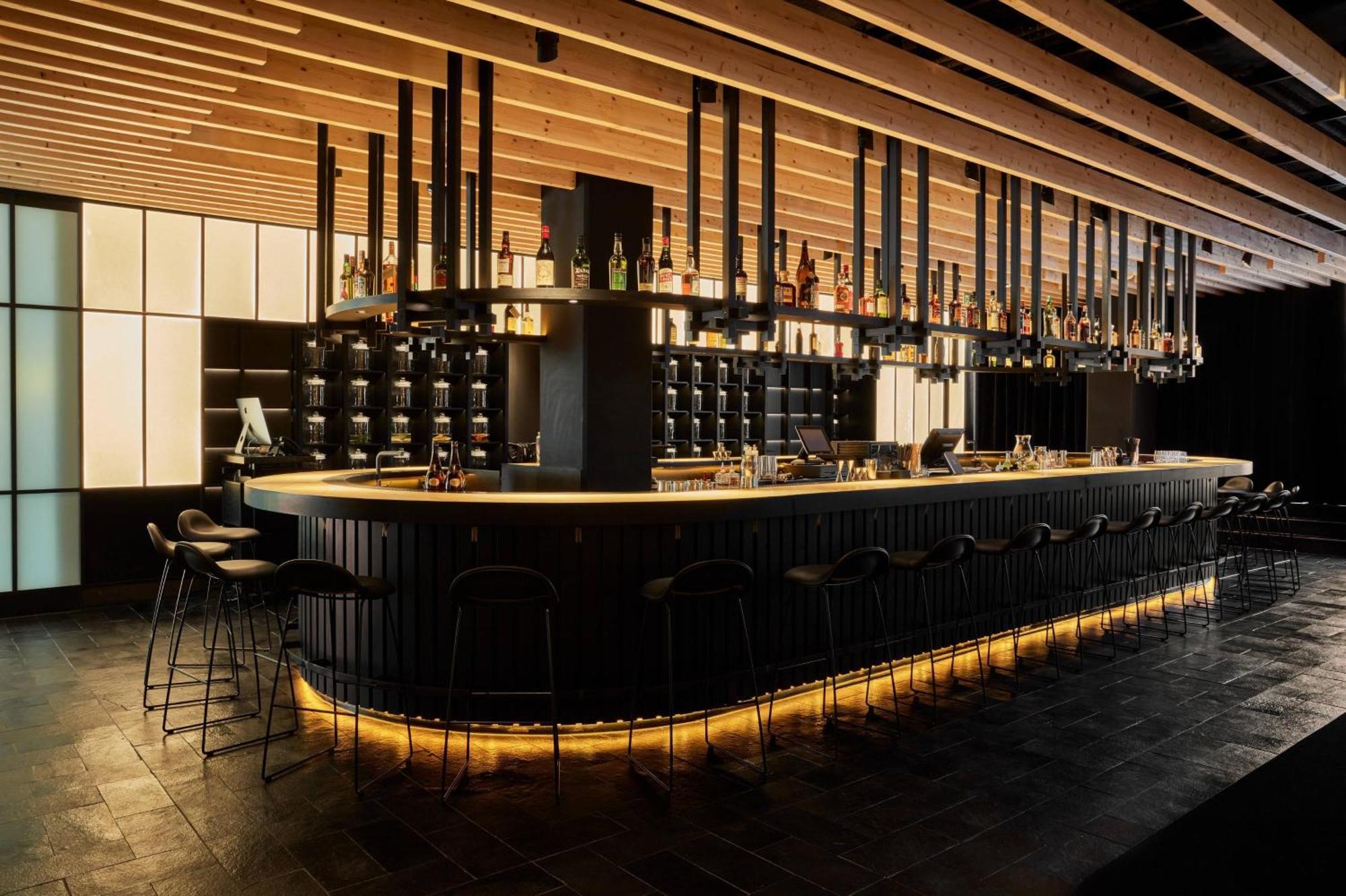 Roomers Munich, Autograph Collection Exterior foto The bar at the London Edition