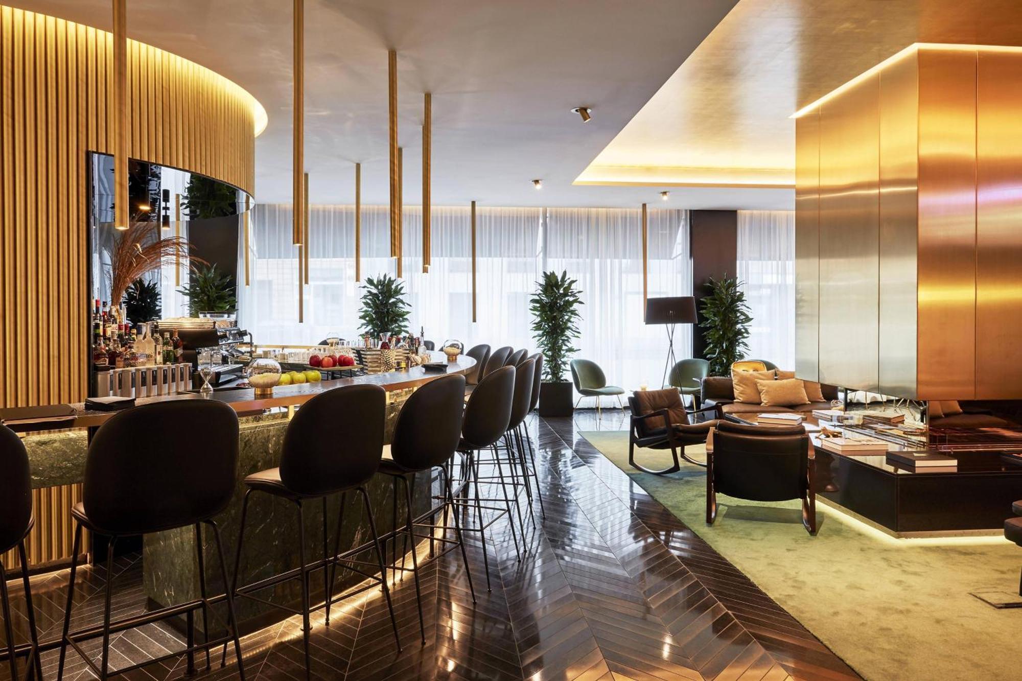 Roomers Munich, Autograph Collection Exterior foto The lounge at the airport